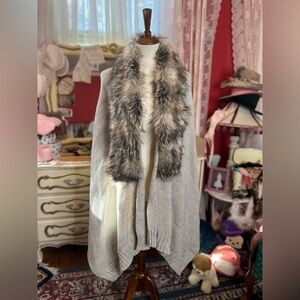 Y2K vintage knit cape with faux? fur collar